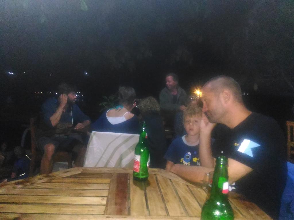 אמד Sunrise Cafe Bungalows מראה חיצוני תמונה